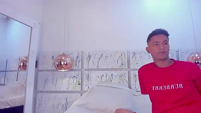 Snapshot of Nikki_and_Mayk chatting on November 2025 02:55:02 AM Nikki and Mayk online show from November 2025 02:55:02 AM