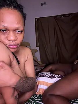 Boneca25 online show from June 2026 07:49:02 PM
