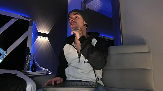 kaletattoo online show from January 2026 11:04:01 AM