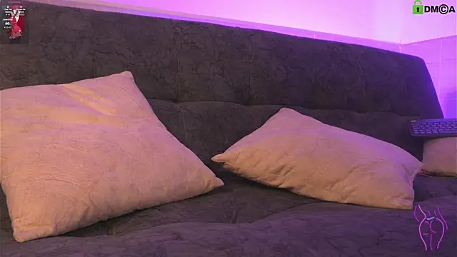 Ximena  1 online show from November 2025 03:04:01 AM