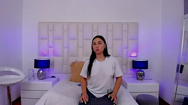 Snapshot of Ariana_rouse chatting on February 2025 01:47:01 AM Ariana rouse online show from February 2025 01:47:01 AM