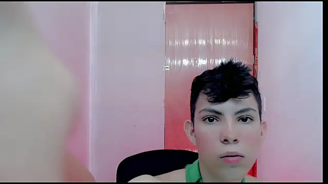 Snapshot of Alexxx_lov chatting on January 2025 03:57:02 PM Alexxx lov online show from January 2025 03:57:02 PM