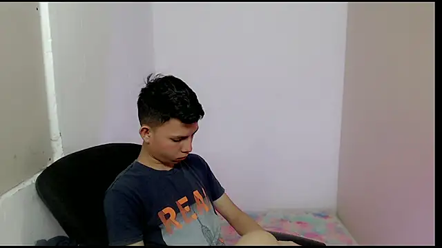 Snapshot of Alexxx_lov chatting on March 2025 12:34:01 PM Alexxx lov online show from March 2025 12:34:01 PM