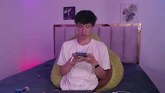 Snapshot of Juanmres chatting on May 2026 06:49:02 PM Juanmres online show from May 2026 06:49:02 PM