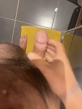 Snapshot of yannusgir33 chatting on November 2025 10:21:01 PM yannusgir33 online show from November 2025 10:21:01 PM