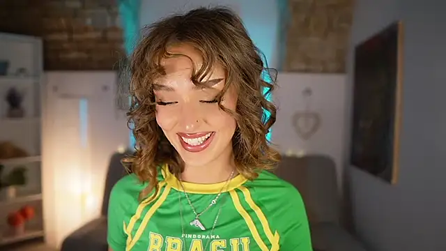 Snapshot of Clara_Nia chatting on February 2025 07:31:02 PM Clara Nia online show from February 2025 07:31:02 PM