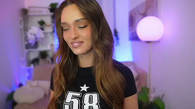 Snapshot of Clara_Nia chatting on December 2025 07:40:02 PM Clara Nia online show from December 2025 07:40:02 PM