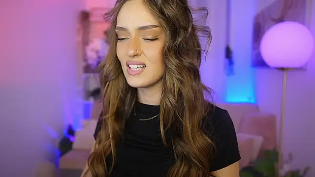 Snapshot of Clara_Nia chatting on December 2025 07:43:02 PM Clara Nia online show from December 2025 07:43:02 PM