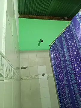 Snapshot of -Nicol chatting on November 2025 10:24:01 AM -Nicol online show from November 2025 10:24:01 AM