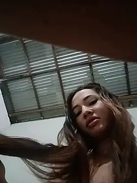 Snapshot of -Nicol chatting on November 2025 10:03:01 AM -Nicol online show from November 2025 10:03:01 AM