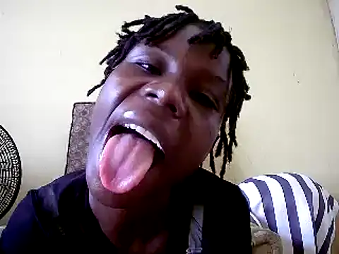 Snapshot of cutee2000 chatting on February 2025 01:58:01 PM cutee2000 online show from February 2025 01:58:01 PM