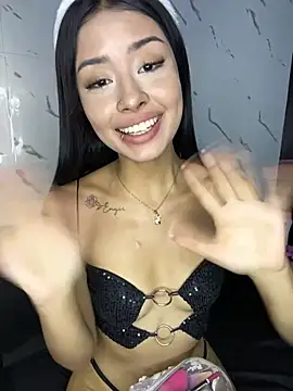 Snapshot of Miss_karol chatting on March 2025 06:01:02 PM Miss karol online show from March 2025 06:01:02 PM