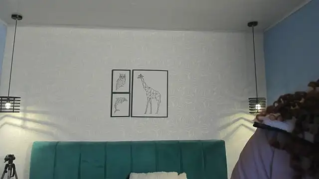 ninna curly online show from April 2026 04:05:02 AM