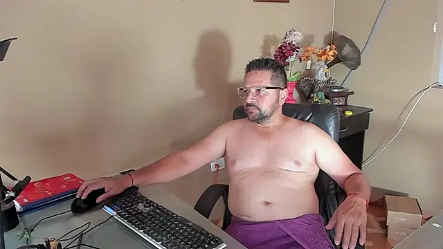 Snapshot of Daniel_08_8 chatting on October 2025 08:41:01 PM Daniel 08 8 online show from October 2025 08:41:01 PM