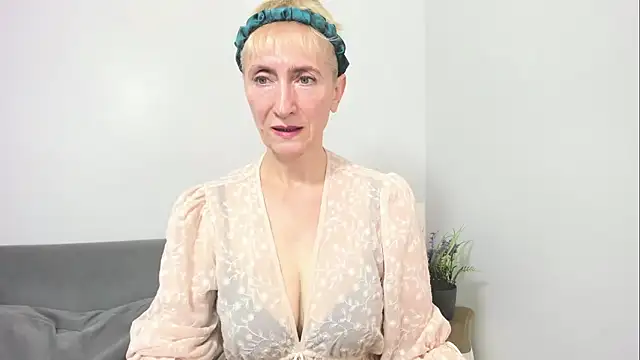 MargaretMilf69 online show from September 2025 07:02:02 AM