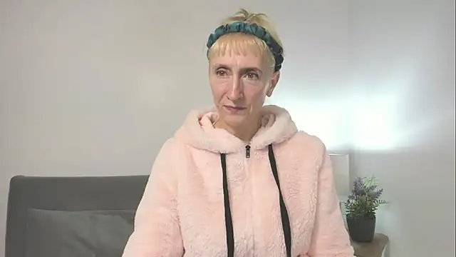 MargaretMilf69 online show from October 2025 03:13:01 PM