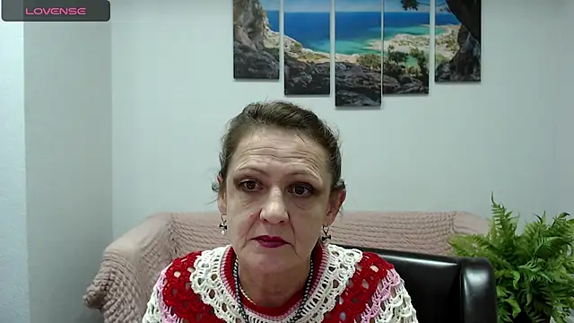 Snapshot of SexyGrandma_ chatting on February 2025 04:48:02 AM SexyGrandma online show from February 2025 04:48:02 AM