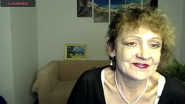 Snapshot of SexyGrandma_ chatting on February 2025 03:31:02 PM SexyGrandma online show from February 2025 03:31:02 PM
