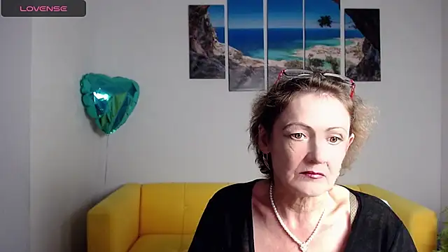 Snapshot of SexyGrandma_ chatting on March 2025 04:18:02 PM SexyGrandma online show from March 2025 04:18:02 PM