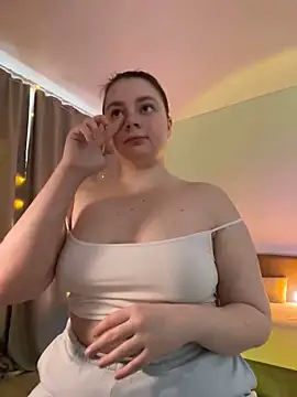 Snapshot of DearAlise chatting on February 2025 01:22:02 PM DearAlise online show from February 2025 01:22:02 PM