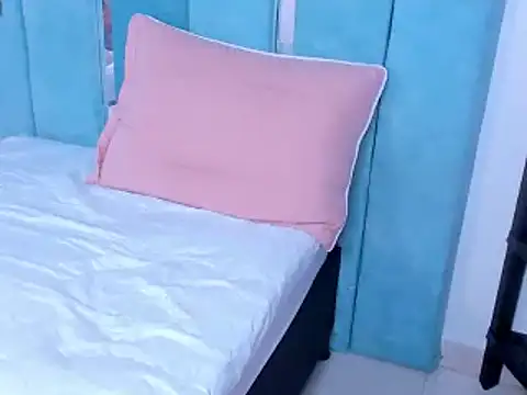 Snapshot of AlexxaSmall chatting on February 2025 06:59:01 PM AlexxaSmall online show from February 2025 06:59:01 PM