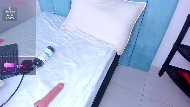 Snapshot of AlexxaSmall chatting on March 2025 03:07:01 PM AlexxaSmall online show from March 2025 03:07:01 PM