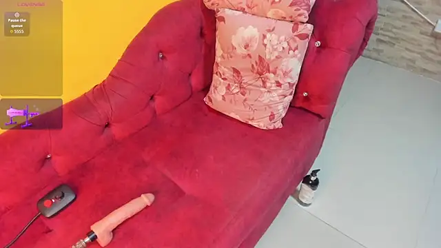 Snapshot of AlexxaSmall chatting on September 2025 02:00:02 AM AlexxaSmall online show from September 2025 02:00:02 AM