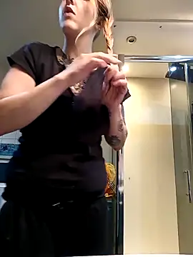 Astrid-Gilbert online show from February 2025 07:50:01 AM