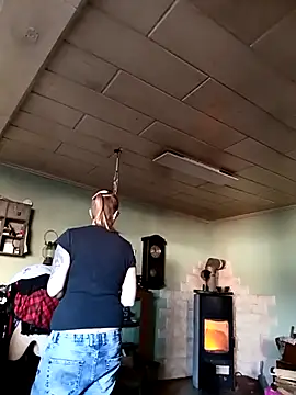 Astrid-Gilbert online show from March 2025 10:52:01 AM