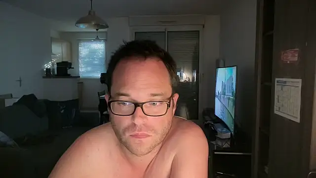 Funnyjul31 online show from May 2026 05:18:02 PM