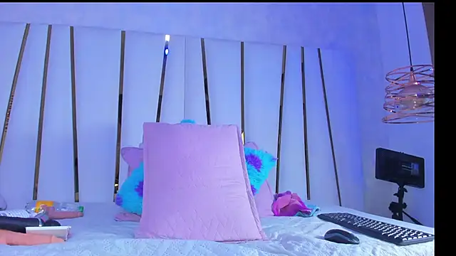 violet gray  online show from October 2025 11:41:02 AM