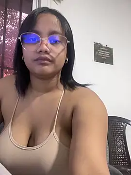 Snapshot of my_cam chatting on March 2025 08:21:02 PM my cam online show from March 2025 08:21:02 PM