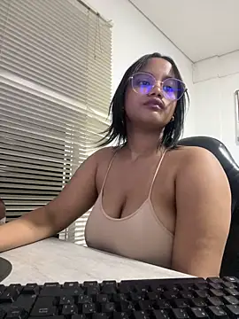 Snapshot of my_cam chatting on March 2025 01:21:02 AM my cam online show from March 2025 01:21:02 AM
