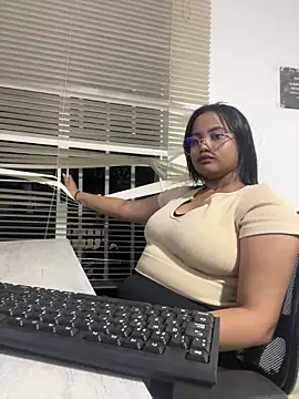 Snapshot of my_cam chatting on March 2025 12:40:02 AM my cam online show from March 2025 12:40:02 AM