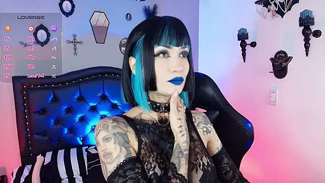 Snapshot of IsisRaichuu_ chatting on January 2026 07:19:01 PM IsisRaichuu online show from January 2026 07:19:01 PM