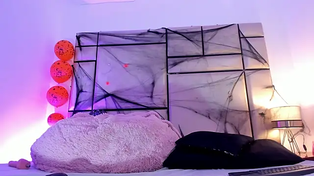 Snapshot of JulianaaHerrera chatting on November 2025 11:31:01 AM JulianaaHerrera online show from November 2025 11:31:01 AM