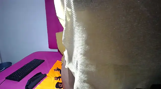 Snapshot of Mywife777 chatting on March 2025 03:25:01 AM Mywife777 online show from March 2025 03:25:01 AM