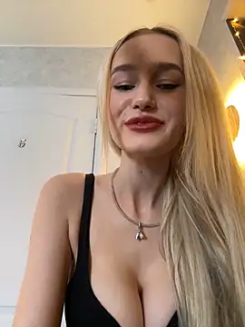 Snapshot of KristinaDane chatting on February 2025 09:38:02 AM KristinaDane online show from February 2025 09:38:02 AM
