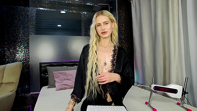 Snapshot of KristinaDane chatting on October 2025 03:05:02 AM KristinaDane online show from October 2025 03:05:02 AM