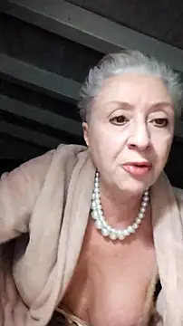 Snapshot of divinaerotica chatting on February 2025 05:04:02 PM divinaerotica online show from February 2025 05:04:02 PM