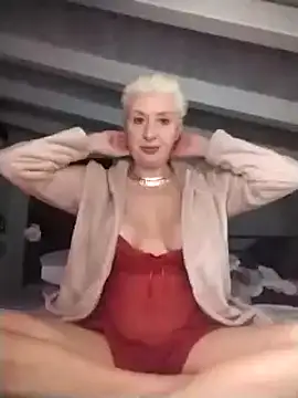 Snapshot of divinaerotica chatting on February 2025 05:50:01 PM divinaerotica online show from February 2025 05:50:01 PM