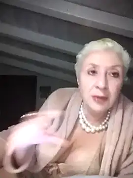 Snapshot of divinaerotica chatting on March 2025 06:21:02 PM divinaerotica online show from March 2025 06:21:02 PM