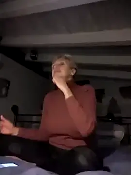 Snapshot of divinaerotica chatting on November 2025 06:53:02 PM divinaerotica online show from November 2025 06:53:02 PM