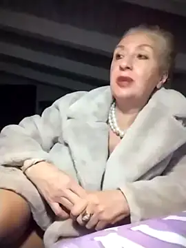 divinaerotica online show from January 2026 05:38:01 PM