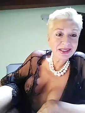 divinaerotica online show from June 2026 11:42:02 AM