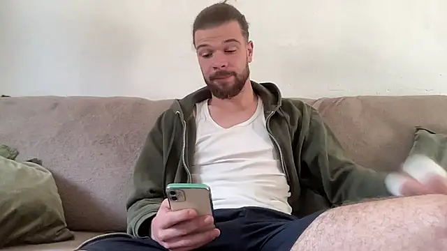 Snapshot of Kiffwahn chatting on October 2025 07:50:02 AM Kiffwahn online show from October 2025 07:50:02 AM