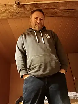 Pourleplasirs online show from March 2025 11:53:01 PM