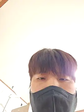 Snapshot of Tyyyggjju chatting on October 2025 05:02:02 AM Tyyyggjju online show from October 2025 05:02:02 AM