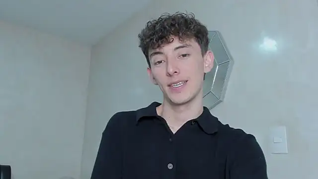 Snapshot of miketwink chatting on November 2025 12:21:01 AM miketwink online show from November 2025 12:21:01 AM