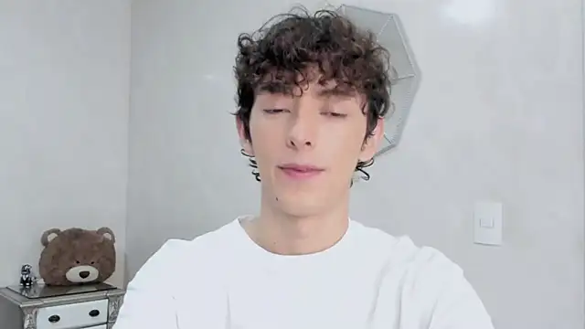 miketwink online show from February 2026 11:10:02 PM